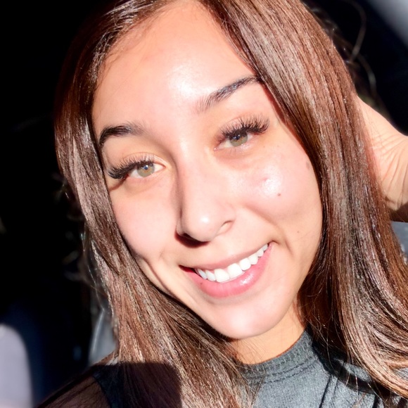 Meet your Posher, Monica - Picture 3 of 4